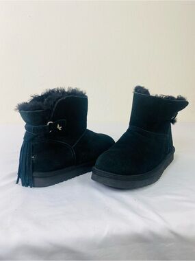 Koolaburra Black Suede Shearling Tassel Ankle Boots
